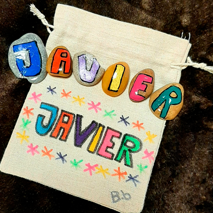 Piedras pintadas con nombre